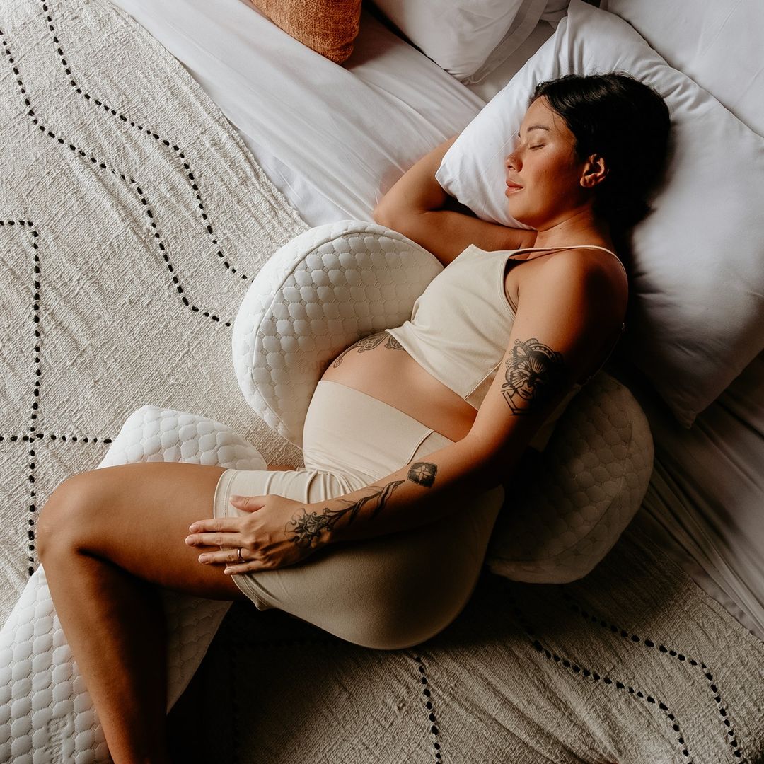 Sada BlissfulBaby™ Těhotenský polštář + Celotělový doplněk